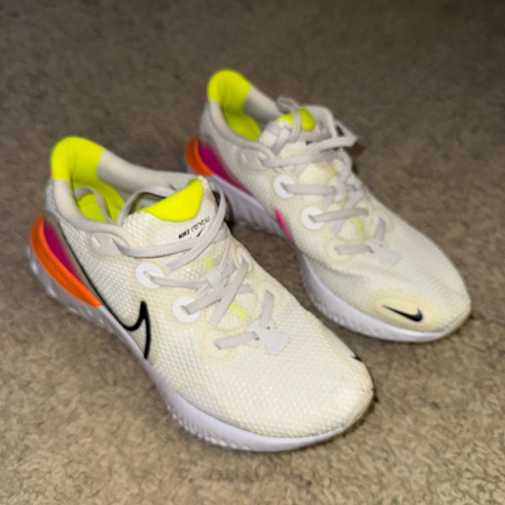 Nike White Sneakers with Breathable Mesh and Bold Swoosh